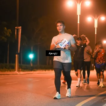 Runner Photo 8390895