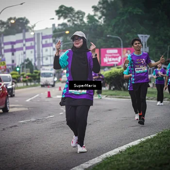 Runner Photo 8390920