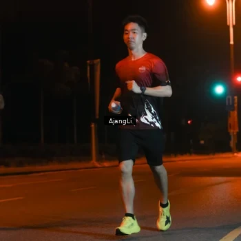 Runner Photo 8392057