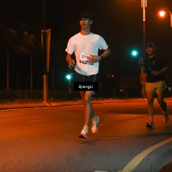 Runner Photo 8392073