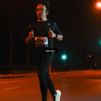 Runner Photo 8392074