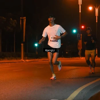 Runner Photo 8392075