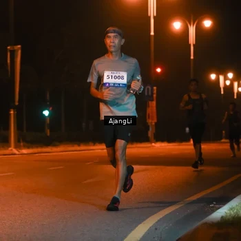 Runner Photo 8392089