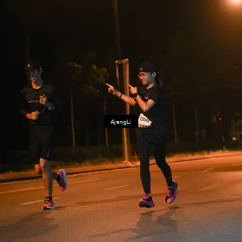 Runner Photo 8392316