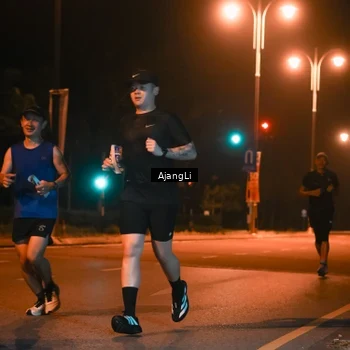 Runner Photo 8392373
