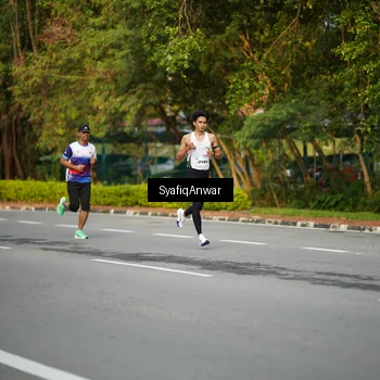 Runner Photo 8398001