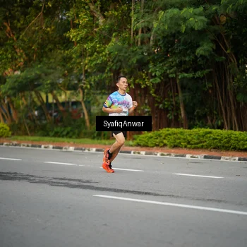 Runner Photo 8398002