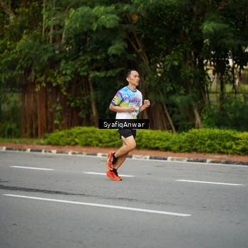 Runner Photo 8398003