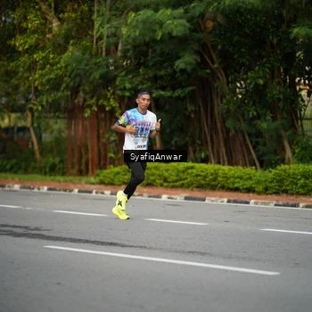 Runner Photo 8398012