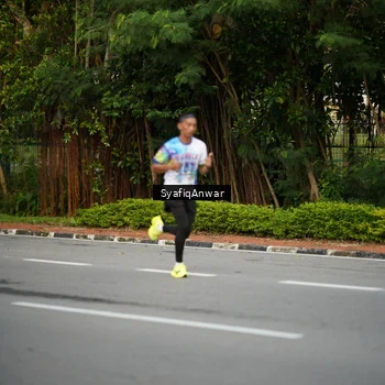 Runner Photo 8398017