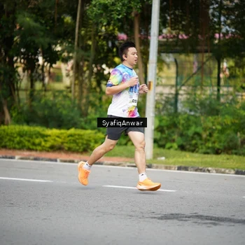 Runner Photo 8398019