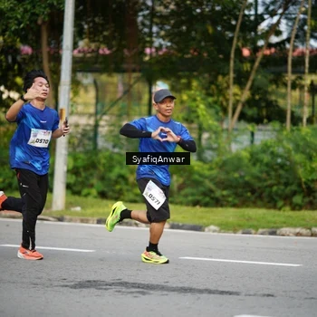 Runner Photo 8398023