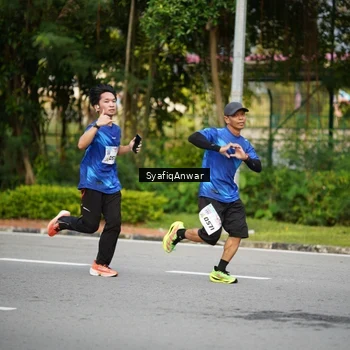 Runner Photo 8398026