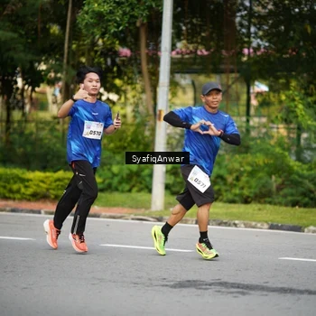 Runner Photo 8398028