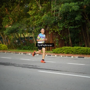 Runner Photo 8398036
