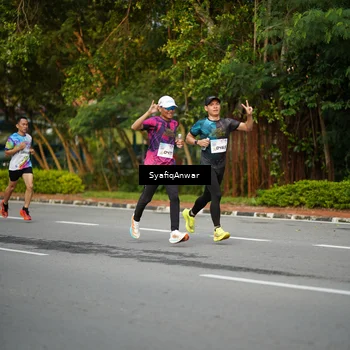 Runner Photo 8398051