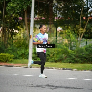 Runner Photo 8398053