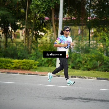Runner Photo 8398065