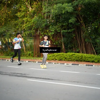 Runner Photo 8398068