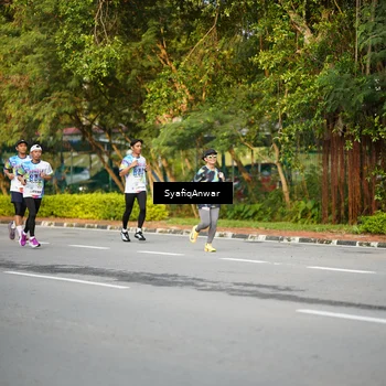 Runner Photo 8398075