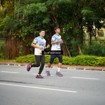 Runner Photo 8398077