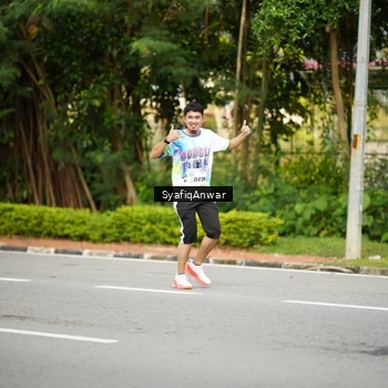 Runner Photo 8398084
