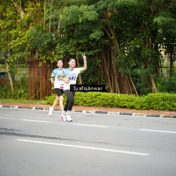 Runner Photo 8398105