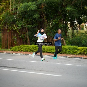 Runner Photo 8398134