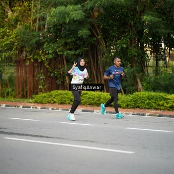 Runner Photo 8398135