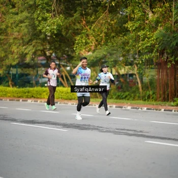 Runner Photo 8398173