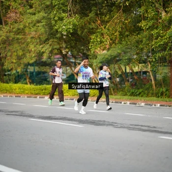 Runner Photo 8398177