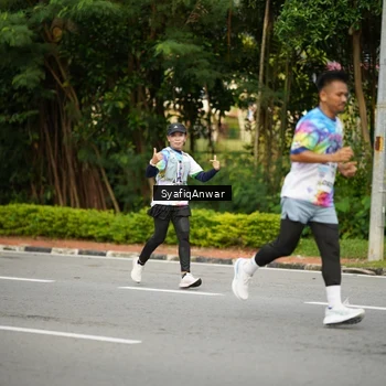 Runner Photo 8398179