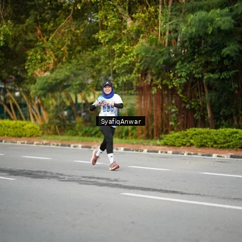 Runner Photo 8398201