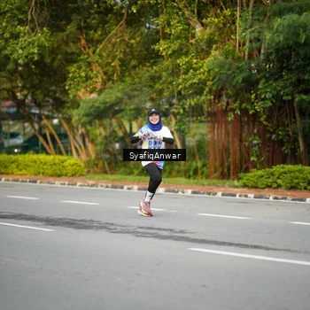 Runner Photo 8398202