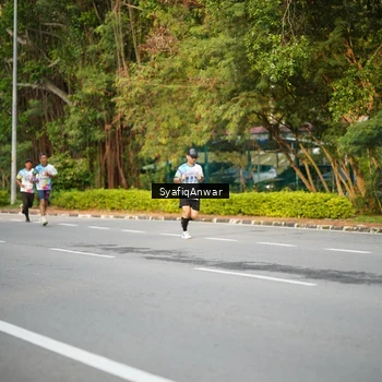 Runner Photo 8398203