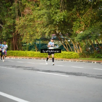 Runner Photo 8398204