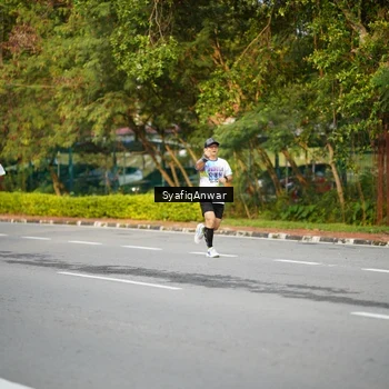Runner Photo 8398205