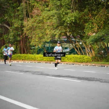 Runner Photo 8398206