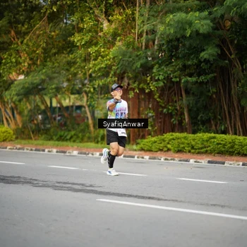 Runner Photo 8398210