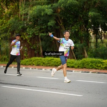 Runner Photo 8398212