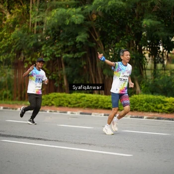 Runner Photo 8398213