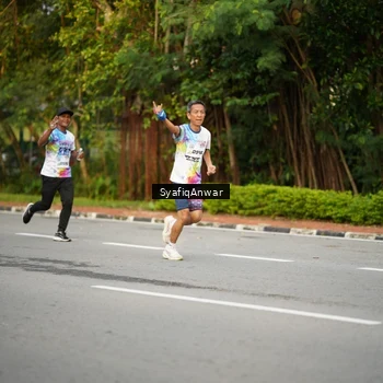 Runner Photo 8398214