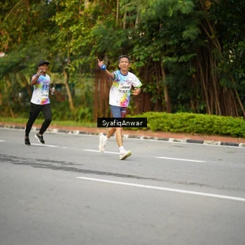 Runner Photo 8398215