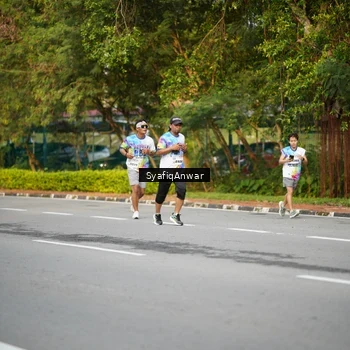 Runner Photo 8398236