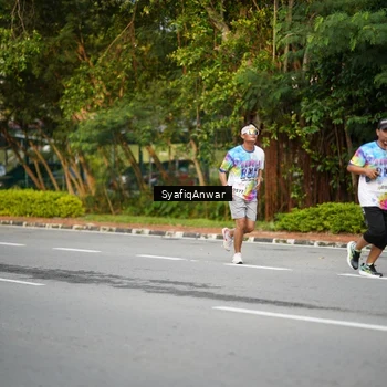Runner Photo 8398241
