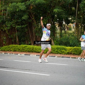Runner Photo 8398242