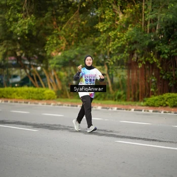 Runner Photo 8398251
