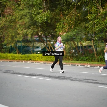 Runner Photo 8398256