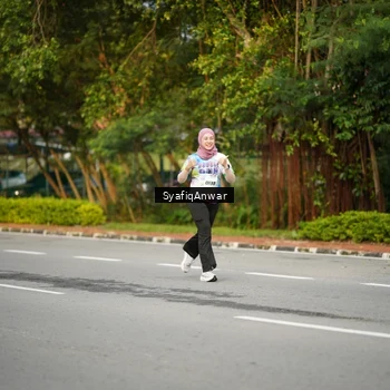 Runner Photo 8398258