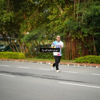 Runner Photo 8398263